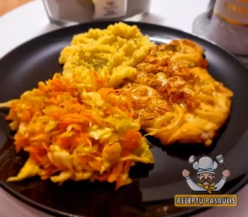 Kiaulienos kepsnys su svogūnais, majonezu ir sūriu