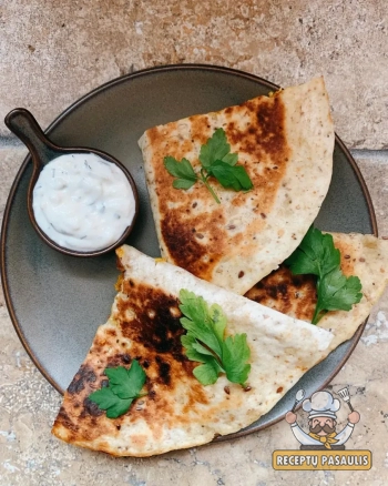 Kesadilijos su sūriu (+ tortilijos receptas)