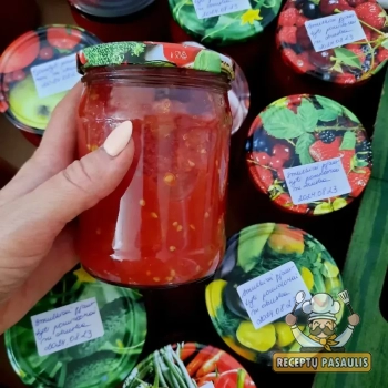 Konservuoti pomidorai savo sultyse su druska (be cukraus)