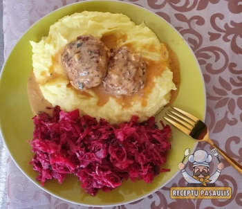 Orkaitėje troškinti kiaulienos kotletai su ryžiais