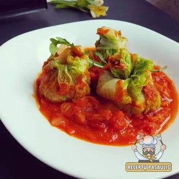 Pekino salotų "krepšeliai" su faršu ir ryžiais