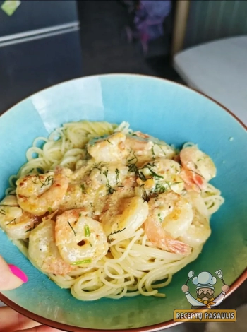 Keptos krevetės grietinėlės - česnako padaže, su spaghetti makaronais