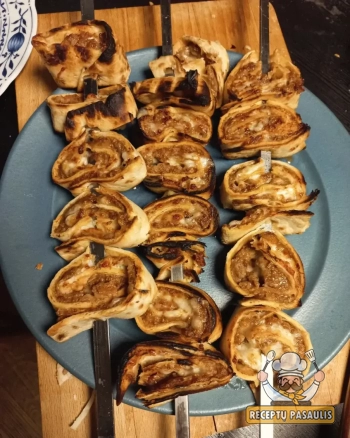 Lavašas su faršu ir sūriu