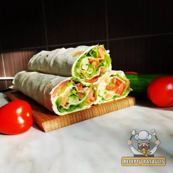 Lavašo suktinukai su lašiša, daržovėmis ir tepamu sūreliu