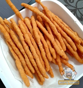 Tarkuoto fermentinio sūrio lazdelės su kiaušiniu