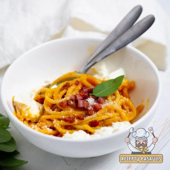 Makaronai su kreminiu moliūgų padažu