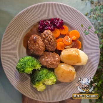 Norvegiški KJØTTKAKER maltos mėsos kukuliai, grietinėlės padaže