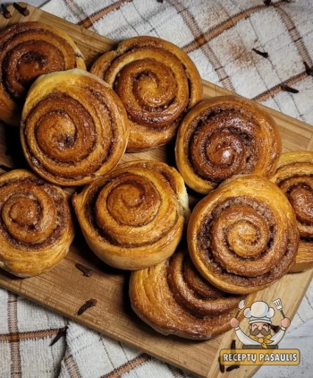 Paprastos mielinės bandelės su cinamonu