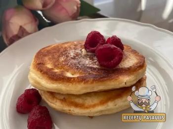 Mieliniai blynai su obuoliais