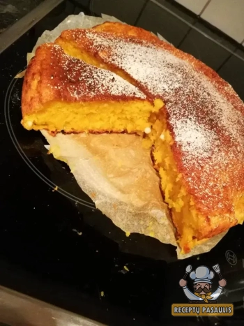 Drėgnas ir skanus moliūgų pyragas su obuoliais