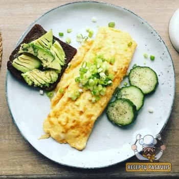 Purus omletas keptuvėje