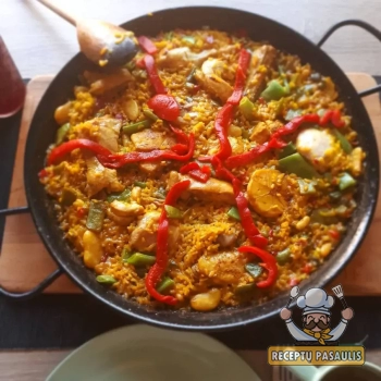 Ispaniška paelija - paelja iš Maljorkos su vištiena, krevetėmis ir midijomis