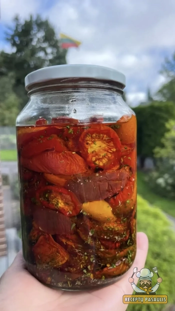 Lietuviški džiovinti pomidorai, marinuoti itališkame aliejuje