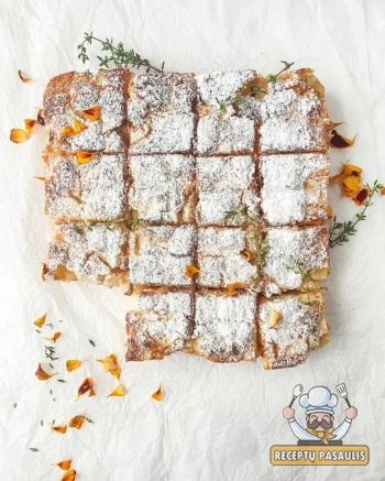 Pigus ir greitas pyragas su uogiene bei grietine