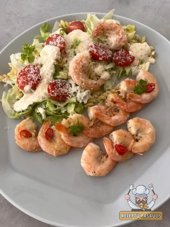 Apkepintos krevetės su česnaku, čili ir makaronais