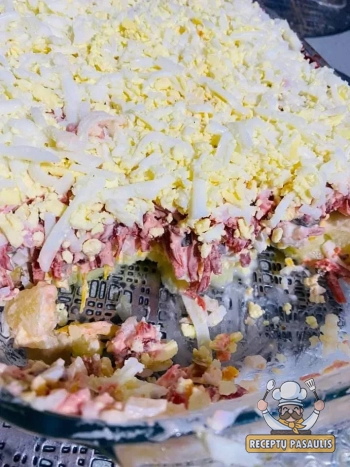 Silkė pataluose su morkomis, bulvėmis ir burokėliais