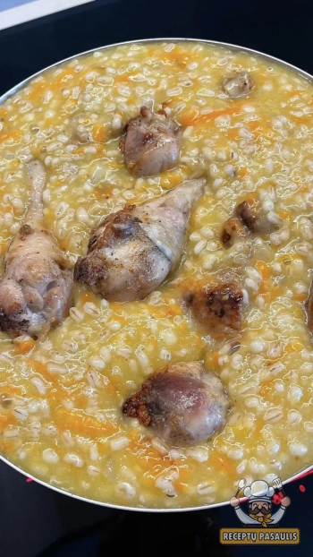 Šilkinė perlinė košė su vištiena ir daržovėmis