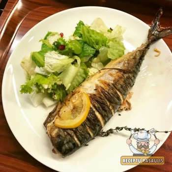 Kepta skumbrė orkaitėje su daržovėmis