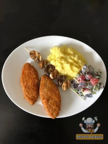 Faršo šnicelis orkaitėje su prieskoniuotais džiūvėsėliais