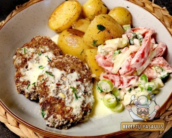 Kiaulienos faršo šnicelis keptas keptuvėje su sviesto / grietinėlės padažu