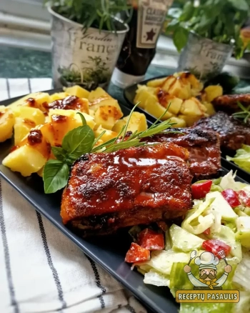 Marinuoti šonkauliukai su imbieru, medumi ir soja, kepti orkaitėje