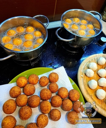 Tarybinės varškės spurgos su soda