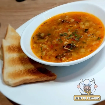 Vištienos sriuba su grikiais, bulvėmis ir morkomis