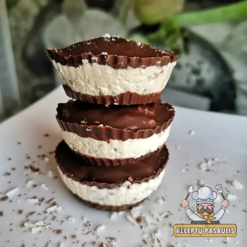 Kokosiniai graikiško jogurto sūreliai su juoduoju šokoladu
