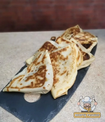 Nesaldūs fermentinio sūrio blynai