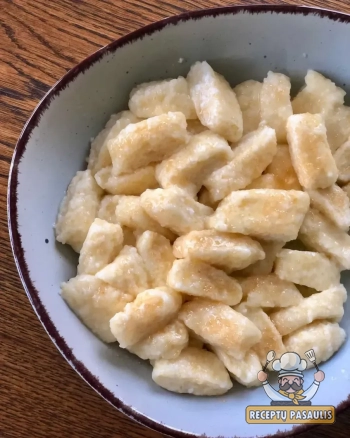 Miltiniai virti varškėtukai