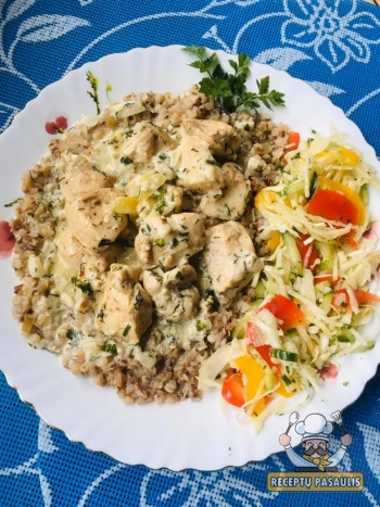 Vištiena grietinėlės ir sūrio padaže