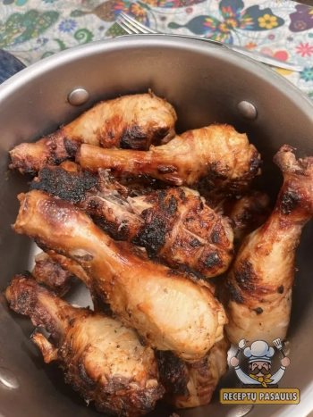 Sultingos vištienos blauzdelės, keptos ant grotelių