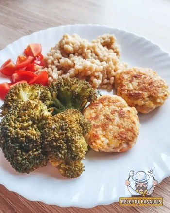 Vištienos kotletai su ryžiais ir morkomis