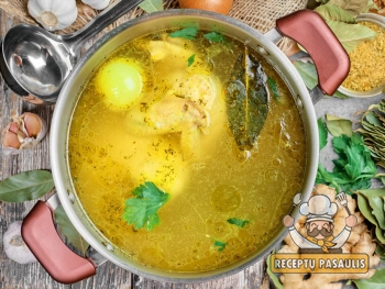 Natūralus vištienos sultinys