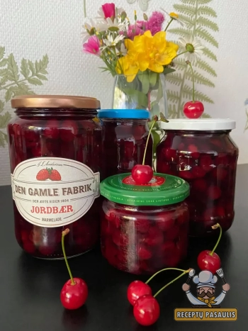 Vyšnių uogienė su kauliukais