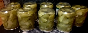 Marinuotos žalių pomidorų puselės su garstyčiomis