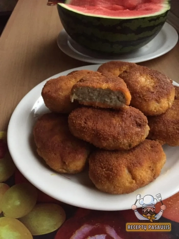 Skanūs žuvies kotletai su grybais ir bulvėmis