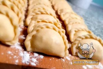 Naminiai koldūnai su varške ir mėtomis