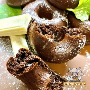 Sveikos šokoladinės spurgos be cukraus su avižiniais miltais