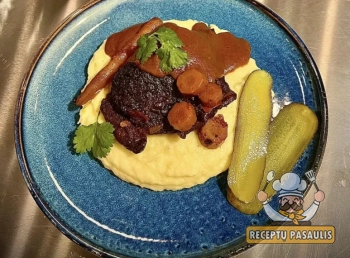 Troškinti jautienos žandai, kamado tipo grilyje