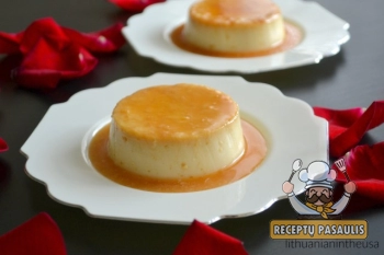 Ispaniškas desertas "Flan" su karamele