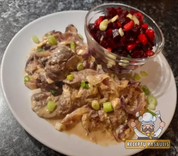 Kalakutienos kepenėlės grietinės padaže