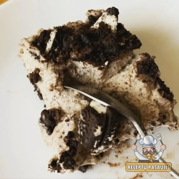Nekeptas Oreo sausainių pyragas su mascarpone