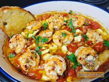 Saganaki - užkeptos krevetės su feta sūriu ir pomidorais