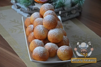 Tobulos purios senovinės naminės varškės spurgos