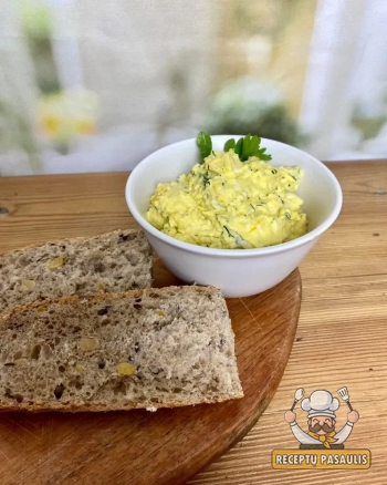 Užtepėlė su menkių kepenėlėmis ir putpelių kiaušiniais