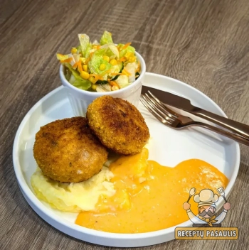 Vištienos faršo kotletai orkaitėje su paprikomis, morkomis ir špinatais